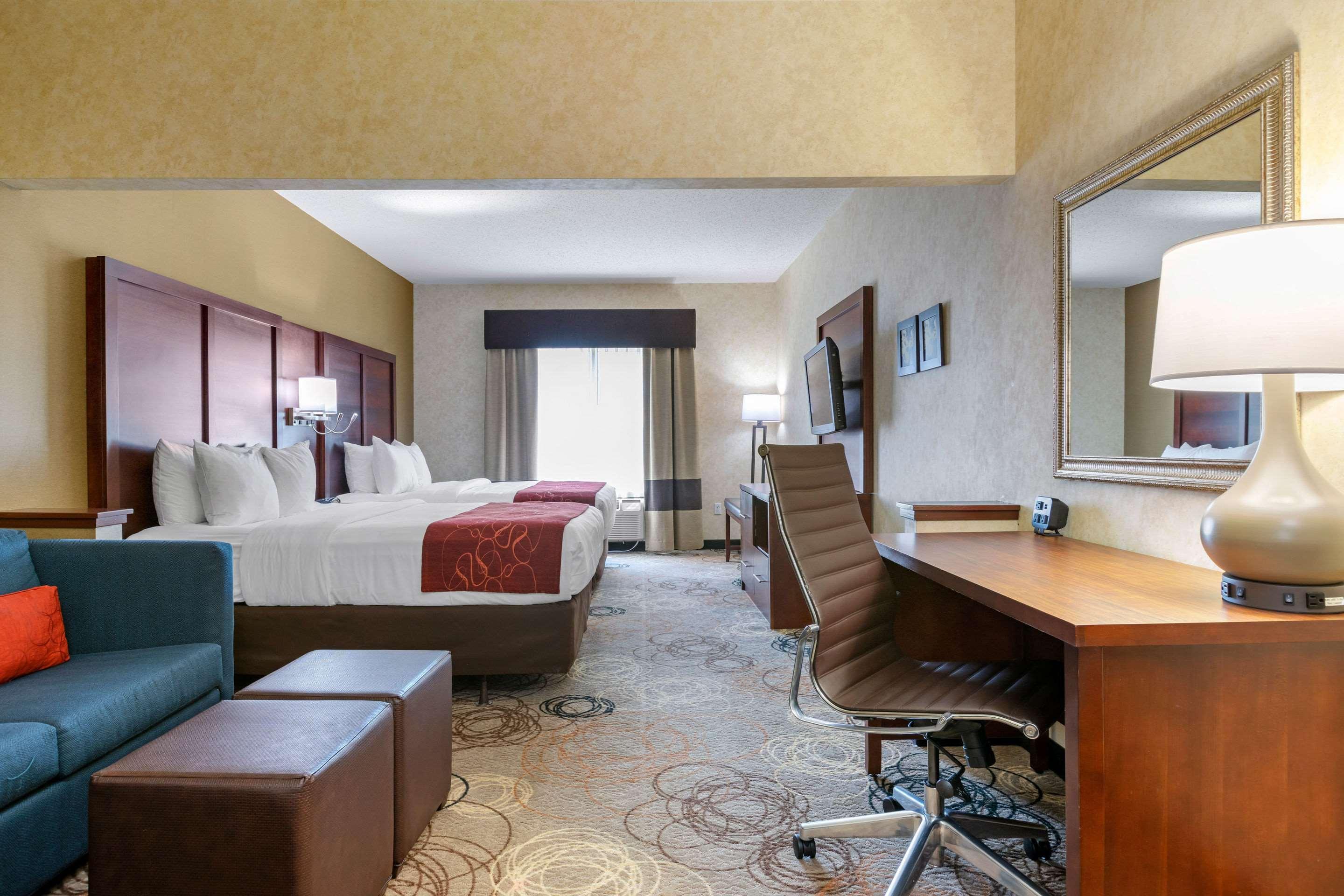 คอมฟอร์ต สวีท เซาท์ฟิลด์ Hotel ภายนอก รูปภาพ