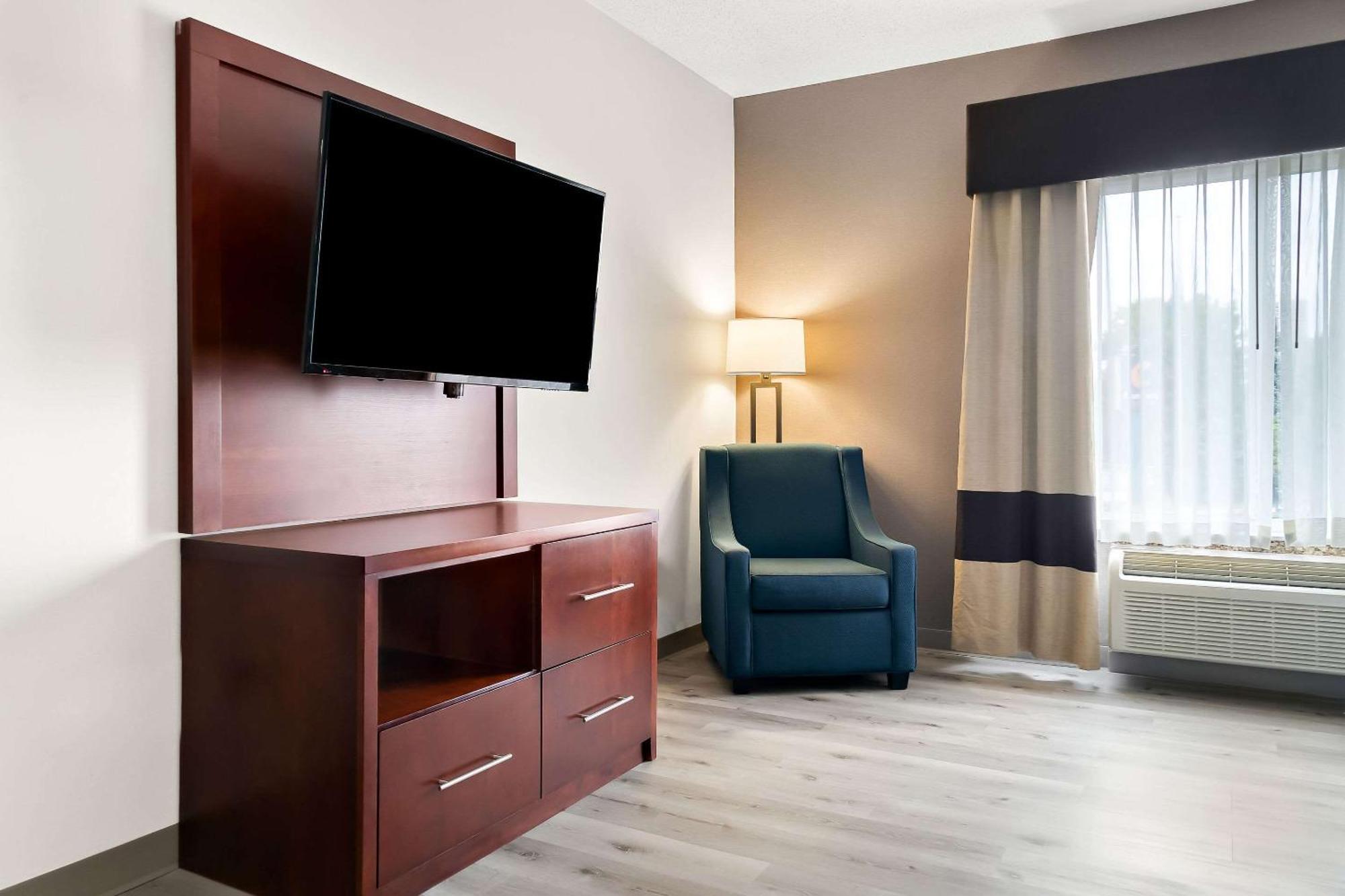คอมฟอร์ต สวีท เซาท์ฟิลด์ Hotel ภายนอก รูปภาพ