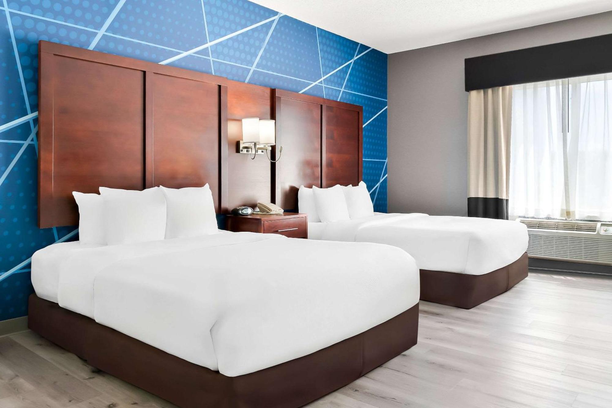 คอมฟอร์ต สวีท เซาท์ฟิลด์ Hotel ภายนอก รูปภาพ