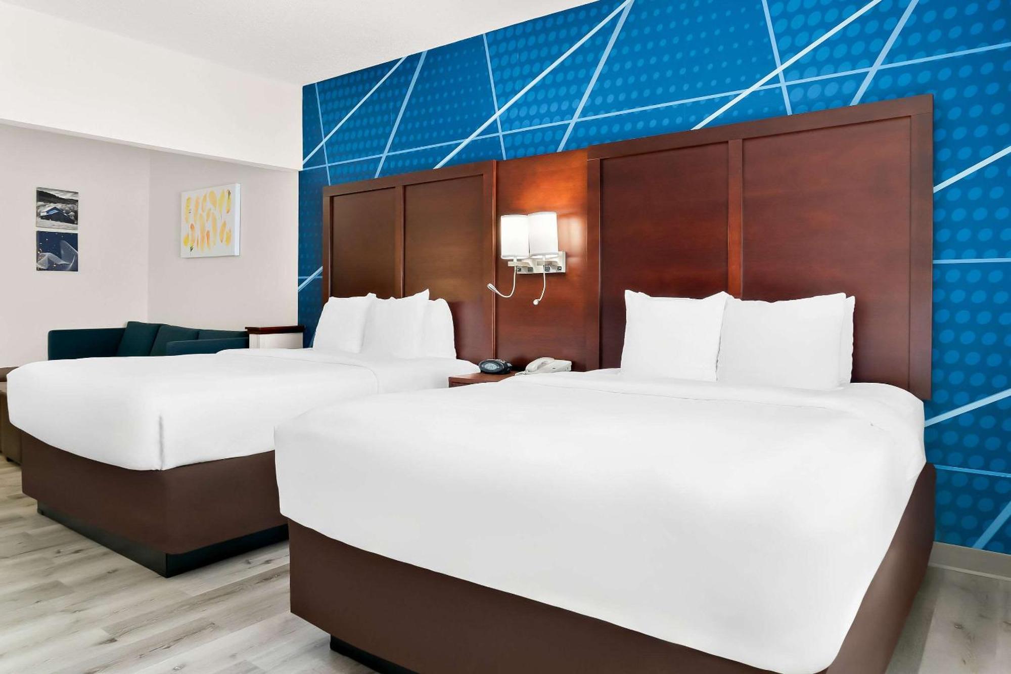 คอมฟอร์ต สวีท เซาท์ฟิลด์ Hotel ภายนอก รูปภาพ